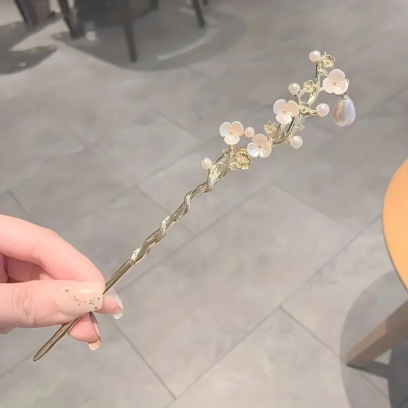 Intricate Blooming Hairpin